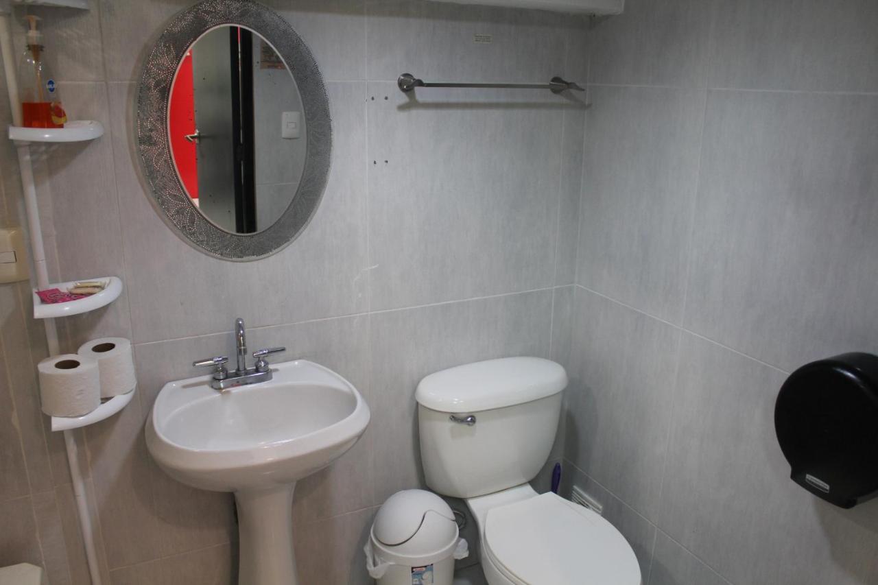 Htl & Suites Camino Real, Ubicacion, Parking, Facturamos Colima Exterior photo